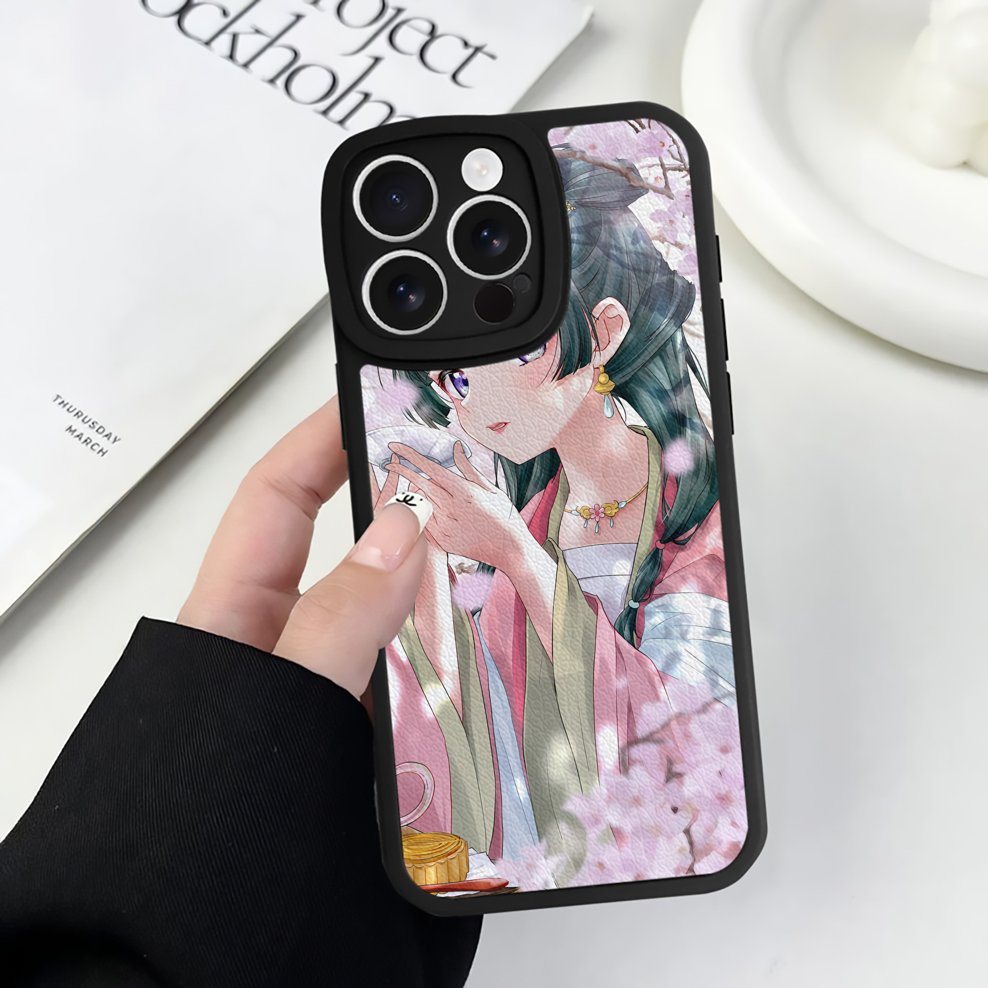 （画像用） 薬屋のひとりごと The Apothecary Diaries 【iPhone 16シリーズ対応】シリコンスマホケース（レザー調） 材質：シリコン